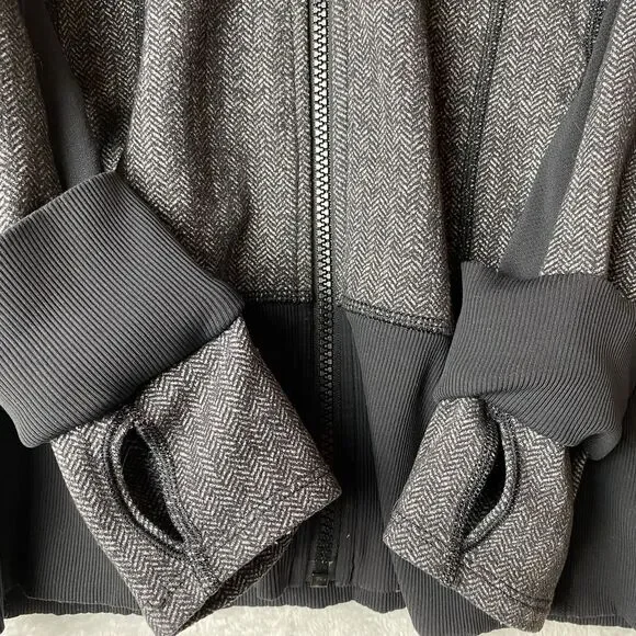 Lululemon Daily Practice Jacket Womens 10 Heathered Gray Black Zip Up Thumbholes - Picture 6 of 10